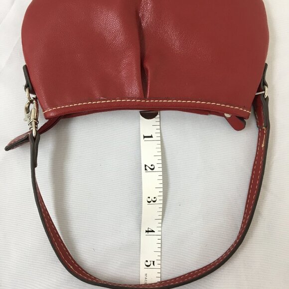 Liz Claiborne Vintage Mini Red Zipper Wristlet GREAT Condition - Picture 12 of 12
